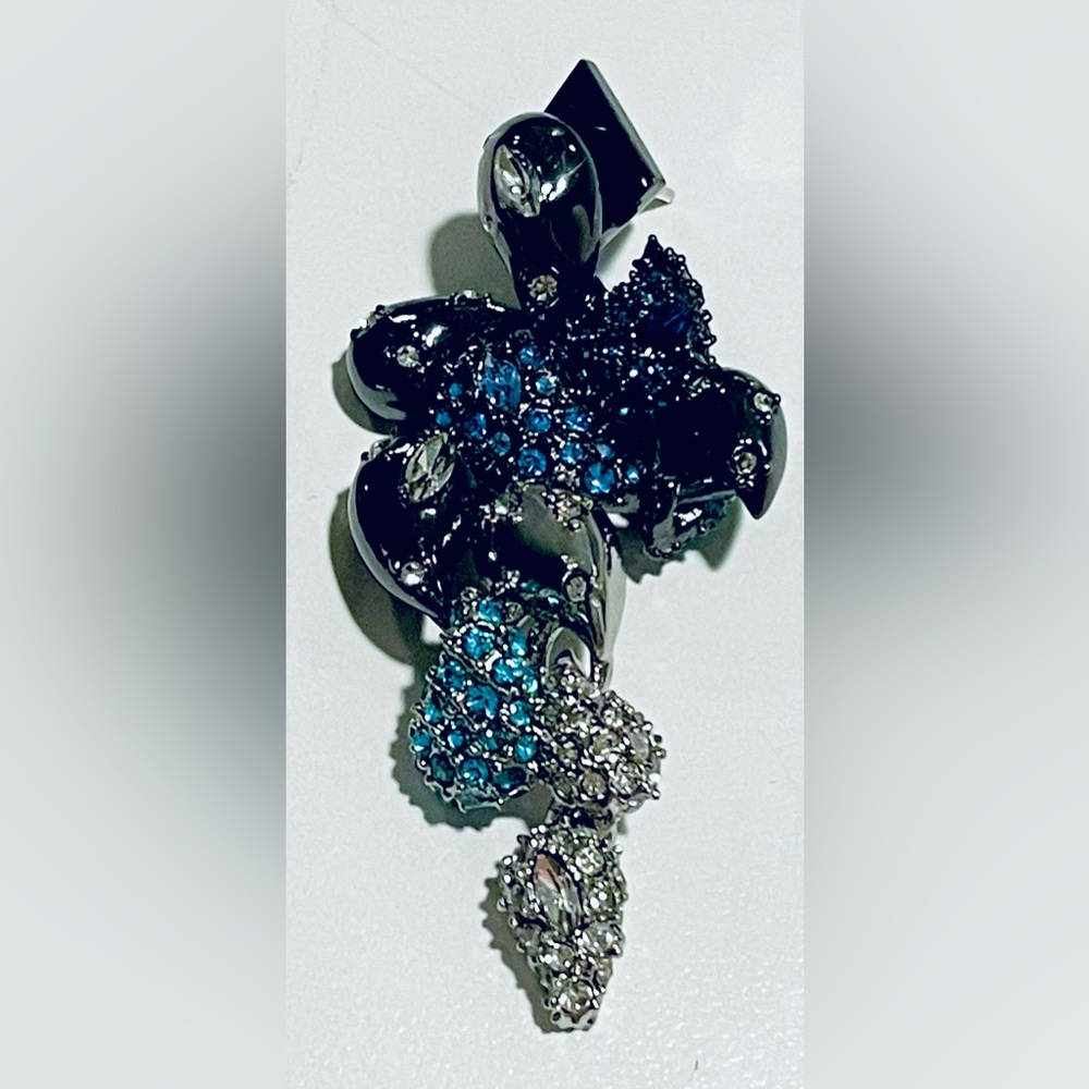Alexis Bittar Blue Ombre Crystal Encrusted Paisley Gunmetal Earrings - Picture 7 of 8
